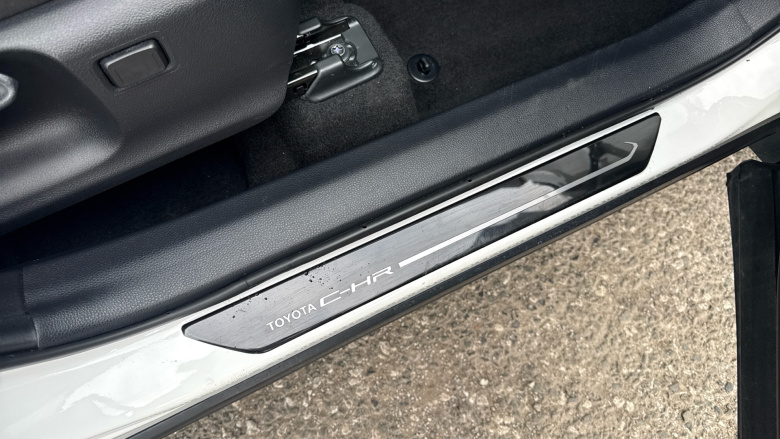 Toyota C-HR 1.8 Hybrid Design 5dr CVT Hybrid Hatchback